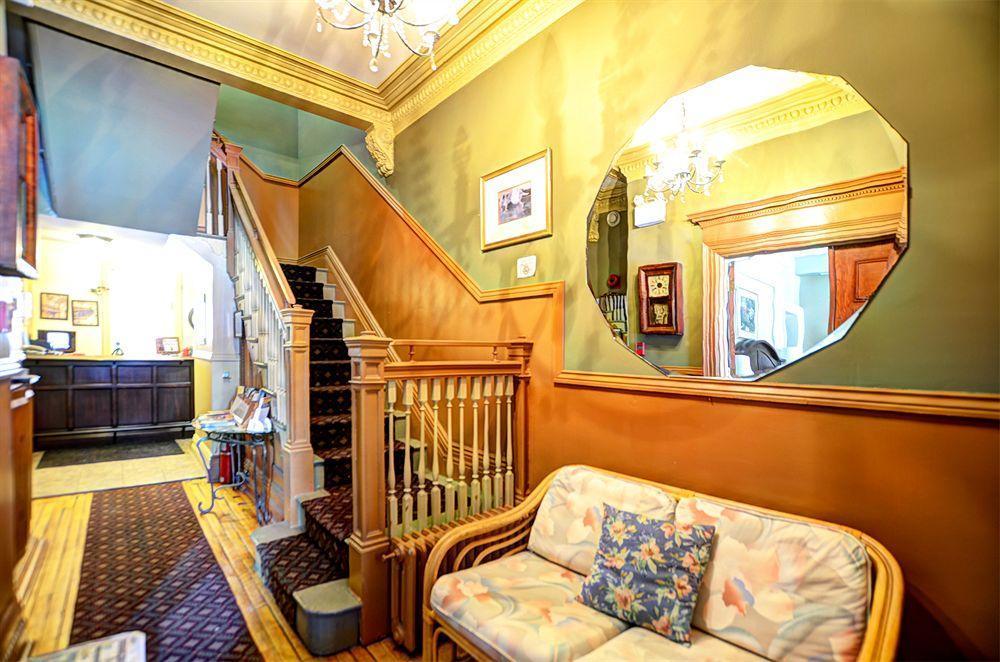 Hotel Manoir Vieux-Quebec Exterior photo